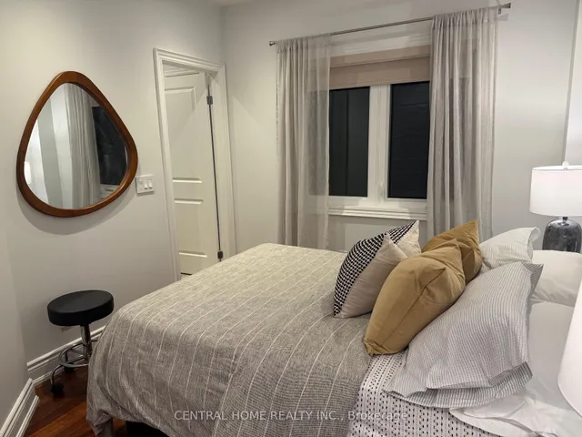 Additional image 23 of 298. Poyntz Ave