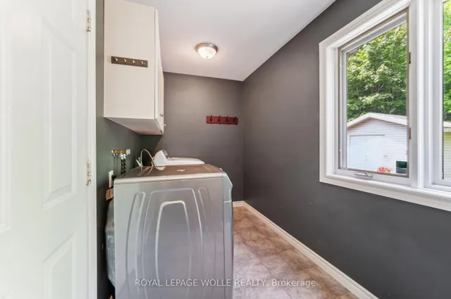 Additional image 17 of 35 Dayman Crt