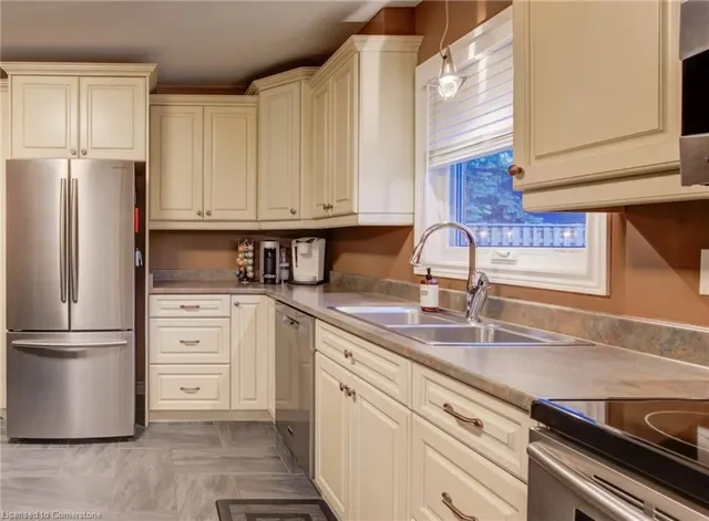 Additional image 10 of 9 Toynbee Cres