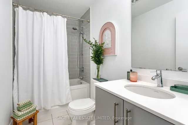 Additional image 20 of 760 The Queensway Unit 401