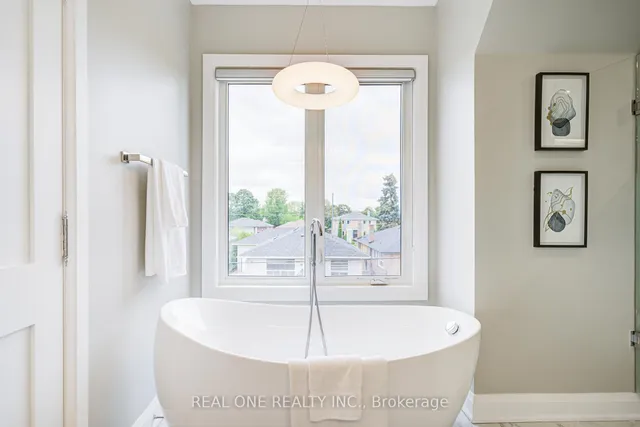 Additional image 30 of 158 Waterloo Ave