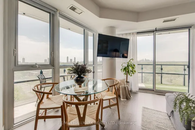 Additional image 9 of 99 The Donway W Way Unit 923