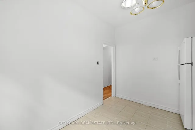 Additional image 16 of 92 Bellwoods Ave