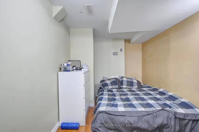 Additional image 36 of 106 Laughton Ave