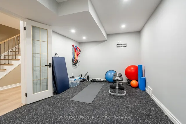 Additional image 37 of 2312 Hoover Crt