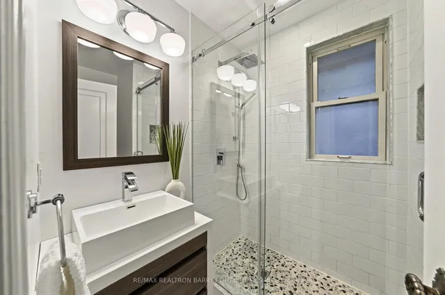 Additional image 14 of 67 Chatsworth Dr