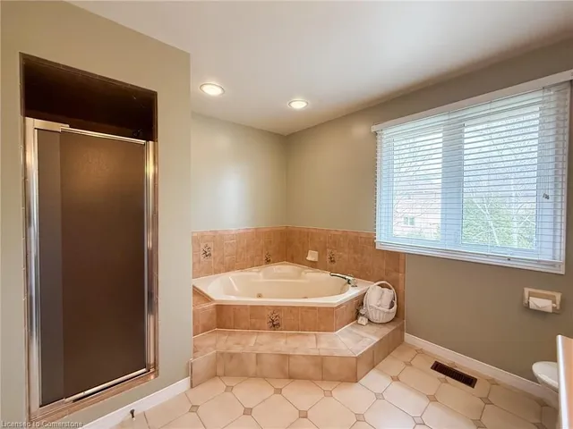 Additional image 31 of 499 Bush Dr