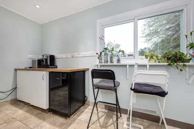 Additional image 11 of 140 Walter Ave