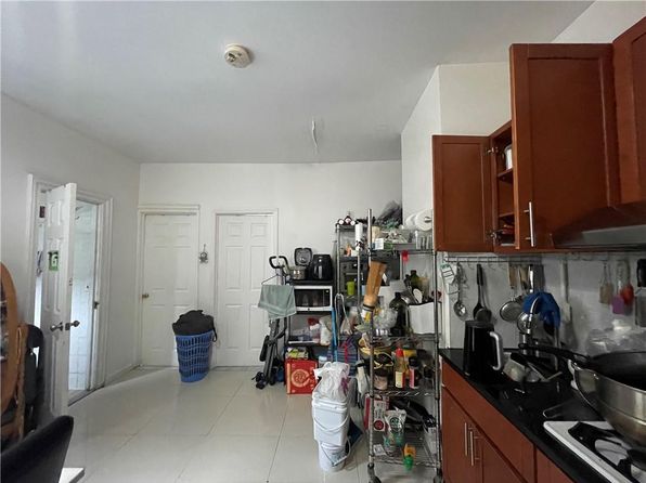 4405 8th Ave, Brooklyn, NY 11220