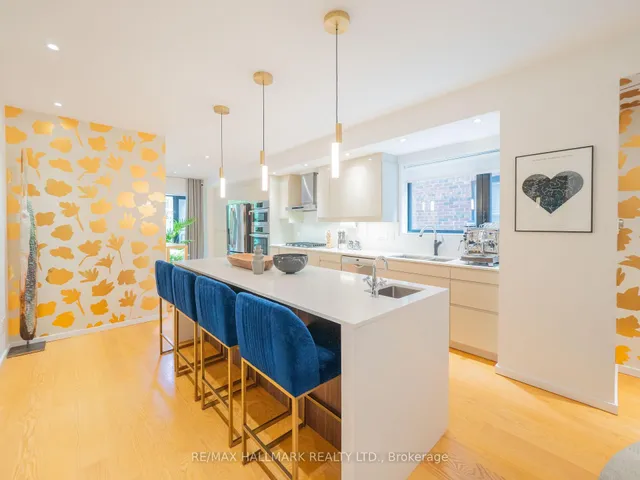 Additional image 13 of 12 Thorncliffe Ave