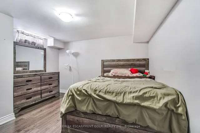 Additional image 33 of 24 DIAMOND Crt