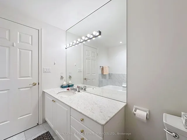 Additional image 20 of 3085 Bloor St Unit 503