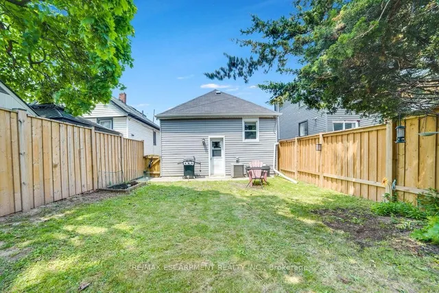 Additional image 22 of 4 Frederick Ave