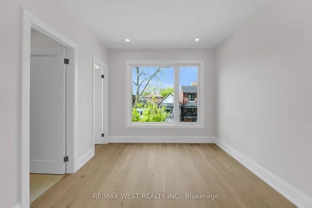 Additional image 31 of 207 Winnett Ave