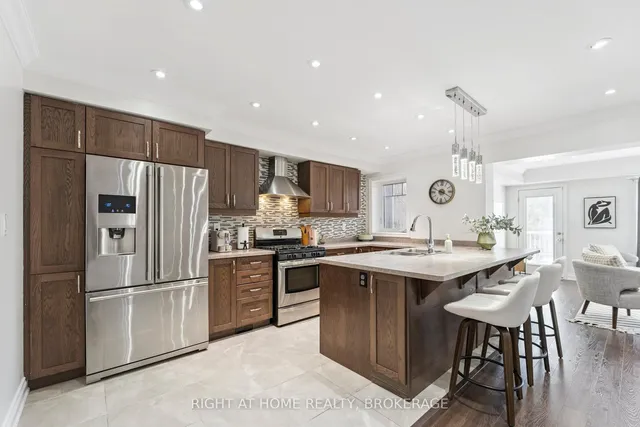 Additional image 18 of 1137 Duignan Cres