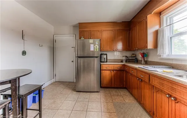 Additional image 36 of 218 Margaret Ave