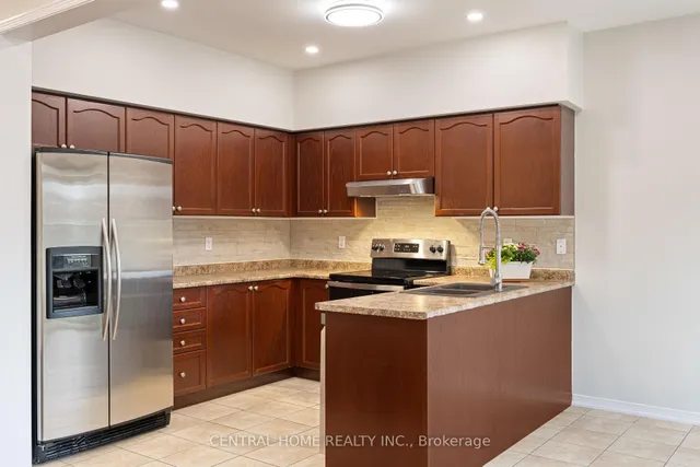 Additional image 10 of 165 Palacebeach Tr