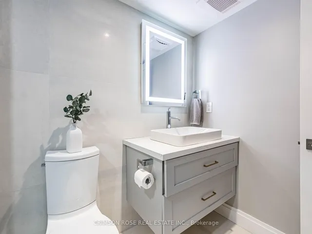 Additional image 19 of 217 St George St Unit 8