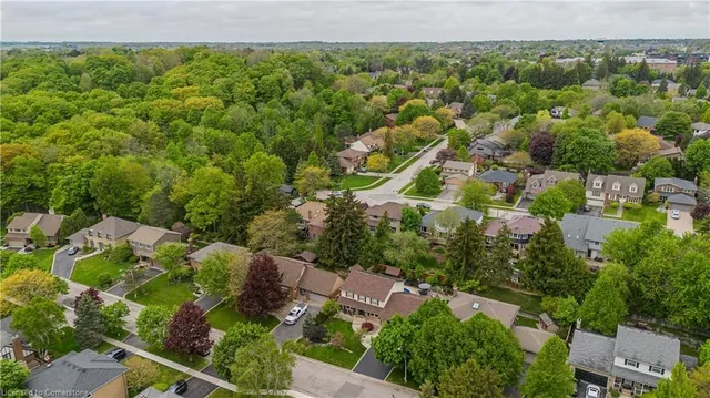 Additional image 4 of 6 Carl Cres