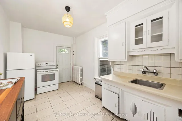 Additional image 12 of 690 Adelaide St