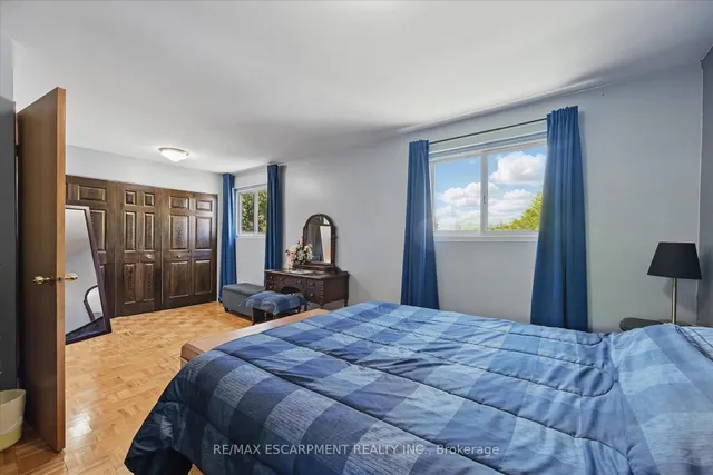 Additional image 24 of 1280 Consort Cres