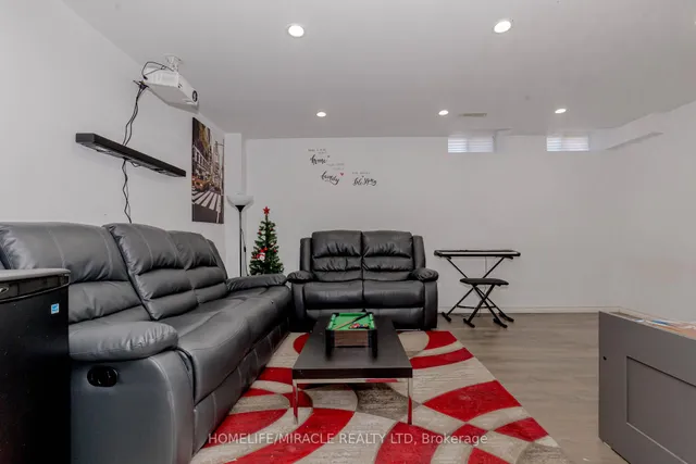 Additional image 44 of 56 Summerdale Cres