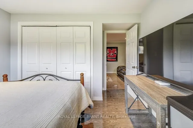 Additional image 27 of 726 Applewood Cres