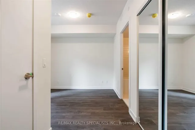 Additional image 7 of 2221 Yonge St Unit 306