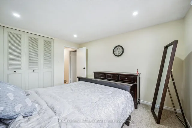 Additional image 27 of 28 Underhill Cres Unit 22