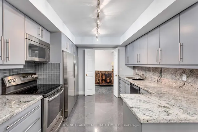 Additional image 16 of 89 Skymark Dr Unit 1113