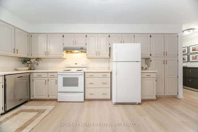 Additional image 10 of 172 Merrilee Cres