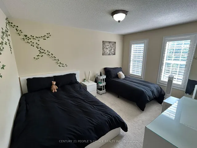 Additional image 48 of 128 Mount Royal Circ