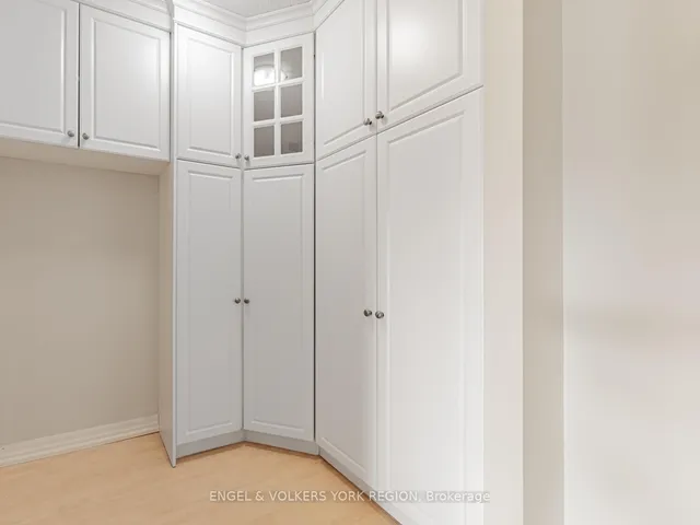 Additional image 3 of 1403 Royal York Rd Unit 1207