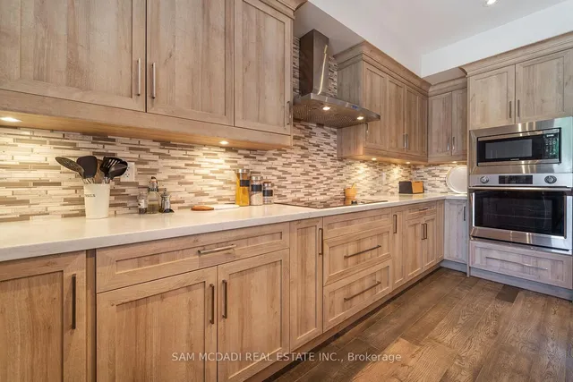 Additional image 31 of 2163 Deyncourt Dr