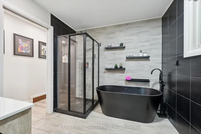 Additional image 8 of 20 Graystone Ave