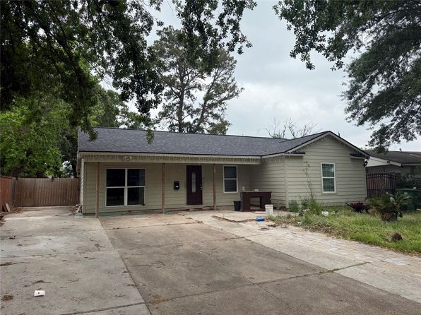 10211 Glenmawr Dr, Houston, TX 77075