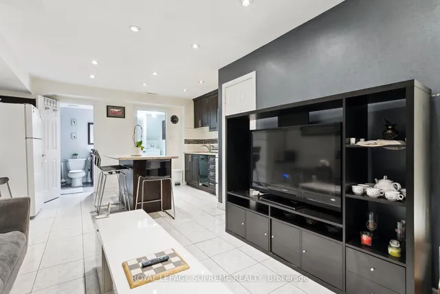 Additional image 32 of 26 Guestville Ave