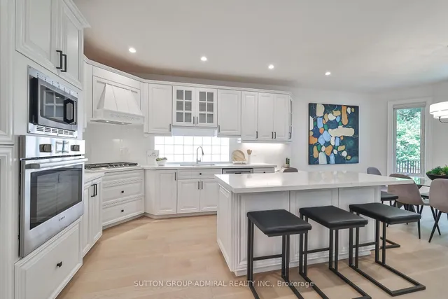 Additional image 10 of 528 Douglas Ave