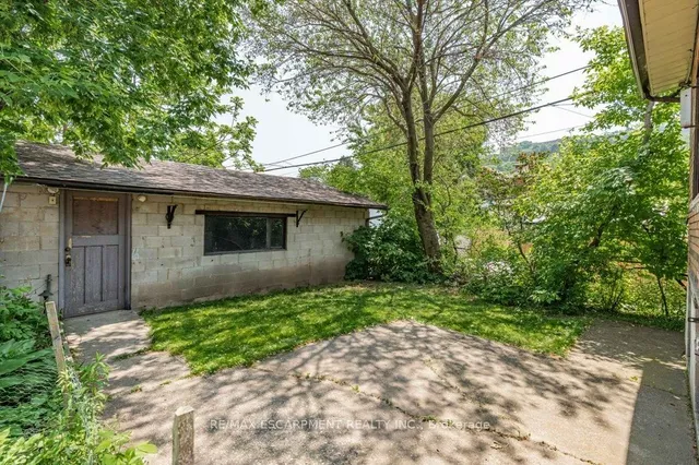 Additional image 35 of 69 Lorne Ave