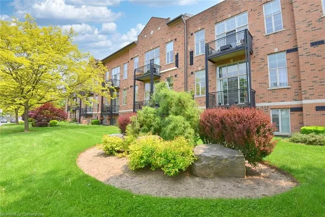 Additional image 4 of 262 Dundas St Unit 406