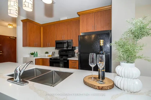 Additional image 17 of 980 Yonge St Unit 1007