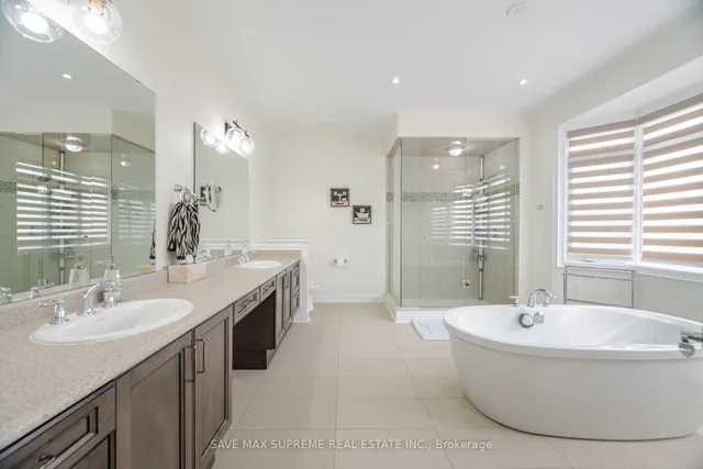 Additional image 33 of 12 Astrantia Way