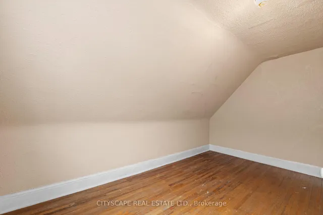 Additional image 36 of 92 Bellwoods Ave