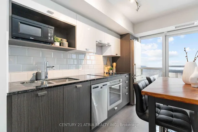 Additional image 15 of 275 Village Green Sq Unit 717