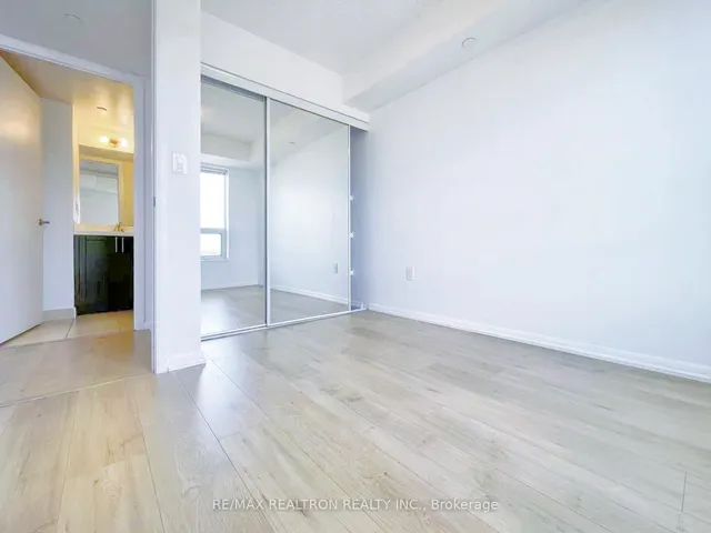 Additional image 11 of 800 Lawrence Ave Unit 1021