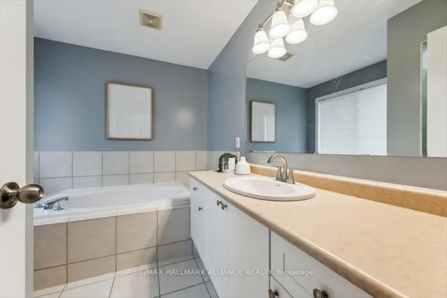 Additional image 19 of 789 Irving Terr