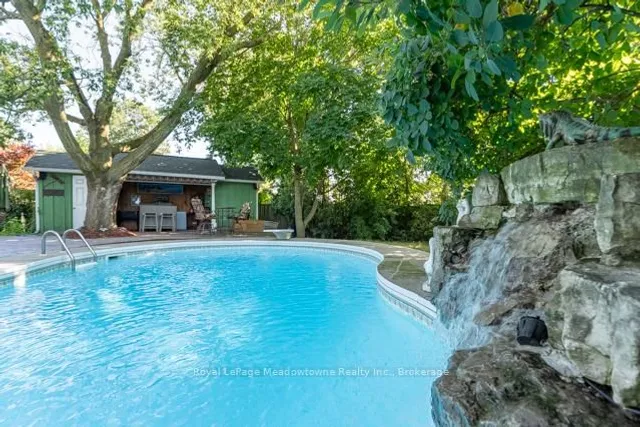 Additional image 38 of 690 Robertson Cres