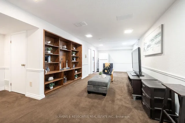 Additional image 24 of 132 Stillwater Cres