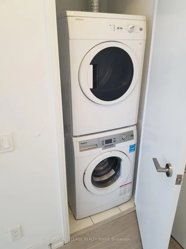 Additional image 12 of 181 Dundas St Unit 4702