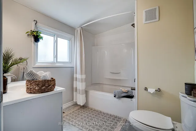 Additional image 25 of 77 East 24th St